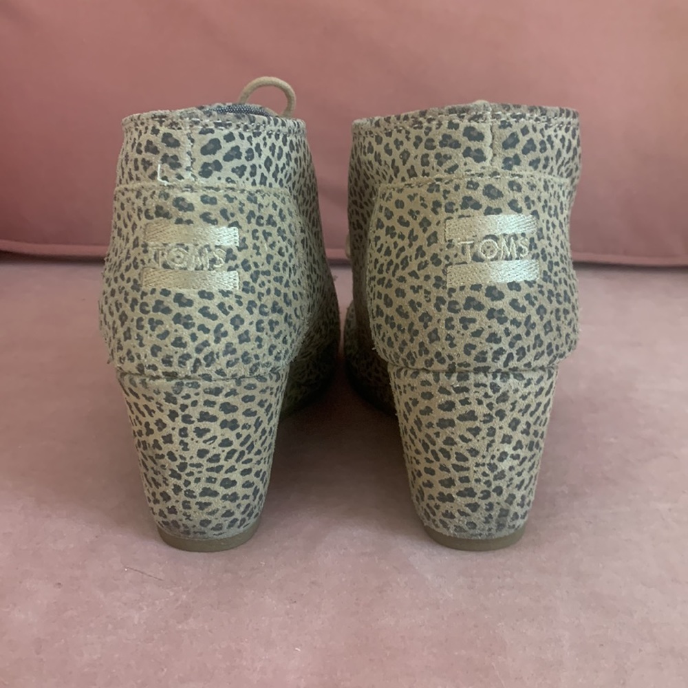 Animal print TOMS wedges - Picture 2 of 4